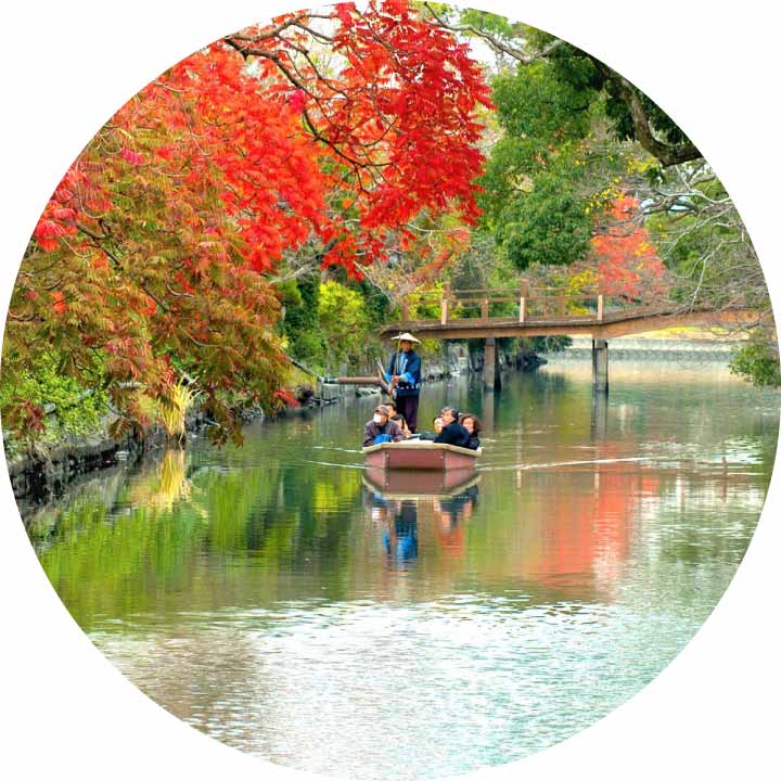 Yanagawa River Boat Ride and Outlet Shopping Mall Day Tour